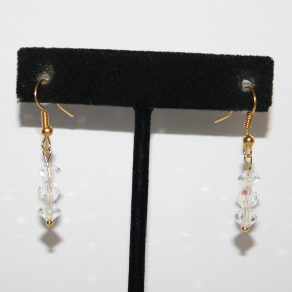 Beautiful nwot gold and crystal beaded dangle earrings 1.5" - Picture 1 of 4